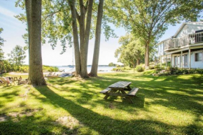 Waupoos Beach Commons House and Chalet